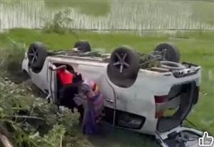 Batala News : ਡੇਰਾ ਬਾਬਾ ਵਡਭਾਗ ਸਿੰਘ ਤੋਂ ਵਾਪਸ ਆ ਰਹੇ ਸ਼ਰਧਾਲੂਆਂ ਨਾਲ ਹਾਦਸਾ, ਟੱਕਰ ਤੋਂ ਬਾਅਦ ਪਲਟੀ ਗੱਡੀ; ਜਾਨੀ ਨੁਕਸਾਨ ਤੋਂ ਬਚਾਅ