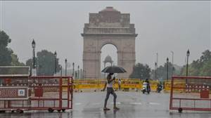 Delhi Monsoon Update : ਦਿੱਲੀ 'ਚ 5 ਦਿਨਾਂ ਦੀ ਦੇਰੀ ਨਾਲ ਹੋਈ ਮੌਨਸੂਨ ਦੀ ਐਟਰੀ, ਕਈ ਇਲਾਕਿਆਂ 'ਚ ਬਾਰਿਸ਼; ਲੋਕਾਂ ਨੂੰ ਗਰਮੀ ਤੋਂ ਰਾਹਤ