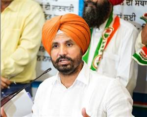 ਰਾਜਾ ਵੜਿੰਗ ਦਾ ਆਪ ਸਰਕਾਰ 'ਤੇ ਵੱਡਾ ਹਮਲਾ, ਕਿਹਾ- ਔਰਤਾਂ ਨਾਲ ਧੋਖਾ, ਦਿੱਤਾ ਜਾਵੇ ਸਾਢੇ ਚਾਰ ਸਾਲ ਦਾ ਬਕਾਇਆ