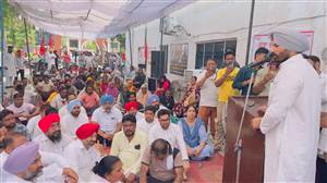ਬਰਨਾਲਾ ’ਚ ਸਫ਼ਾਈ ਸੇਵਕਾਂ ਦੇ ਹੱਕ ’ਚ ਦੂਸਰੀ ਵਾਰ ਪੁੱਜੇ ਕਾਂਗਰਸ ਦੇ ਪ੍ਰਧਾਨ
