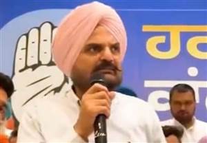 Mansa News : ਸਿੱਧੂ ਮੂਸੇਵਾਲਾ ਦੇ ਪਿਤਾ ਨੇ ਭੂਪੇਸ਼ ਬਘੇਲ ਨੂੰ ਸੁਣਾਈਆਂ ਖਰ੍ਹੀਆਂ ਖਰ੍ਹੀਆਂ, ਰਾਜਾ ਵੜਿੰਗ ਦੇ ਭਾਸ਼ਣ ਦੌਰਾਨ ਚੰਨੀ ਦੇ ਹੱਕ ’ਚ ਨਾਅਰੇਬਾਜ਼ੀ