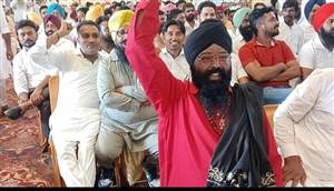 ਬਰਨਾਲਾ 'ਚ ਕਾਂਗਰਸ ਦੀ ਮੀਟਿੰਗ ਦੌਰਾਨ ਹੰਗਾਮਾ; ਚੰਨੀ ਸਮਰਥਕਾਂ ਨੇ ਲਾਏ 'ਪੰਜਾਬ ਬਚਾਓ, ਚੰਨੀ ਲਿਆਓ' ਦੇ ਨਾਅਰੇ