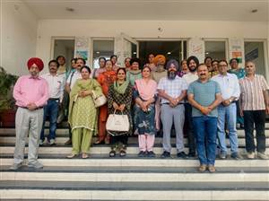 ਤਨਖ਼ਾਹਾਂ ਨੂੰ ਲੈ ਕੇ ਸਰਕਾਰ ਵਿਰੁੱਧ ਵਿਰੋਧ ਪ੍ਰਦਰਸ਼ਨ
