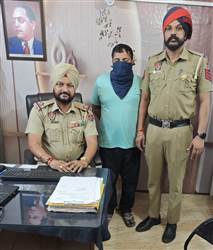 ਵਿਦੇਸ਼ ਭੇਜਣ ਦੇ ਨਾਂ ’ਤੇ 16 ਲੱਖ ਠੱਗਣ ਦੇ ਮਾਮਲੇ ’ਚ ਲੋੜੀਂਦਾ ਅੜਿੱਕੇ