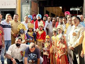 ਜਨਮ ਅਸ਼ਟਮੀ ਮੌਕੇ ਸਜਾਈ ਸ਼ੋਭਾ ਯਾਤਰਾ, ਰਾਜੂ ਖੰਨਾ ਹੋਏ ਨਤਮਸਤਕ