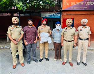 ਵਰਨਾ ਕਾਰ ਦੀ ਸਟੱਪਣੀ ਵਾਲੀ ਜਗ੍ਹਾ ’ਤੇ ਲੁਕੋਈ 14 ਕਿੱਲੋ ਅਫੀਮ ਬਰਾਮਦ