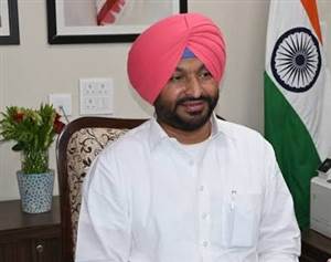 'ਸਿੱਖਿਆ ਕ੍ਰਾਂਤੀ' ਦੇ ਨਾਂ 'ਤੇ ਅਧਿਆਪਕਾਂ ਨਾਲ ਧੋਖਾ! ਆਪਣੇ ਪੈਸੇ ਖ਼ਰਚ ਕੇ ਵੀ ਅਦਾਇਗੀ ਲਈ ਤਰਸ ਰਹੇ, ਬਿੱਟੂ ਨੇ 'ਆਪ' ਸਰਕਾਰ 'ਤੇ ਲਾਏ ਦੋਸ਼