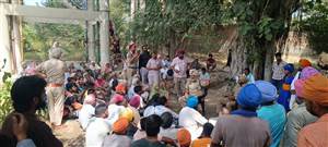 ਨਸ਼ਿਆਂ ਵਿਰੁੱਧ ਪਿੰਡ ਵਿਧਾਤੇ ’ਚ ਪੁਲਿਸ ਰੇਡ ਦੇ ਰੋਸ ਵਜੋਂ ਅੱਠ ਪੁਰਸ਼ ਤੇ ਔਰਤਾਂ ਪਾਣੀ ਵਾਲੀ ਟੈਂਕੀ ਤੇ ਚੜੇ