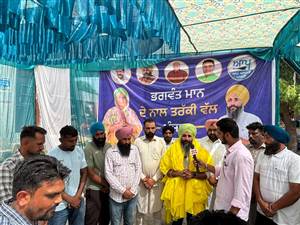 ਕੁੱਤੀਵਾਲ ਦਾ ‘ਰਤਨ ਪੰਜਾਬ ਦੇ’ ਅਵਾਰਡ ਮਿਲਣ ’ਤੇ ਸਨਮਾਨ