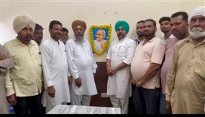 ਰਾਸ਼ਟਰ ਪਿਤਾ ਮਹਾਤਮਾ ਗਾਂਧੀ ਨੂੰ ਸ਼ਰਧਾ ਦੇ ਫੁੱਲ ਭੇਟ