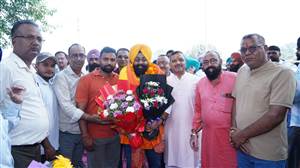 ਸਮਾਜ ਨੂੰ ਇੰਡੀਅਨ ਵਰਗੇ ਇਮਾਨਦਾਰ  ਸਿਆਸਤਦਾਨਾਂ ਦੀ ਲੋੜ : ਪੰਡਿਤ
