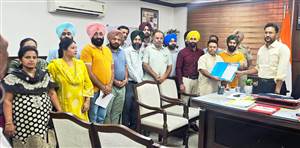 ਕੰਪਿਊਟਰ ਟੀਚਰ ਯੂਨੀਅਨ ਨੇ ਡਿਪਟੀ ਕਮਿਸ਼ਨਰ ਨੂੰ ਸੌਂਪਿਆ ਗਿਆ ਮੰਗ ਪੱਤਰ
