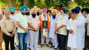ਪਿੰਡ ਲਹਿਰਾ ’ਚ ਨੈਨਇੰਦਰ ਸਿੰਘ ਦਾ ਵਿਸ਼ੇਸ਼ ਸਨਮਾਨ