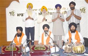 ਗੁਰਤਾਗੱਦੀ ਦਿਵਸ ਨੂੰ ਸਮਰਪਿਤ ਹਫ਼ਤਾਵਾਰੀ ਕੀਰਤਨ ਕਰਵਾਇਆ ਸਮਾਗਮ