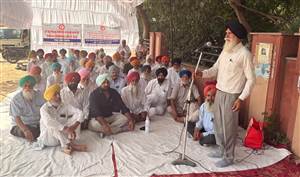 ਪੈਨਸ਼ਨ ਦੇ ਬਕਾਏ ਤੇ ਮੈਡੀਕਲ ਬਿੱਲਾਂ ਦੀ ਅਦਾਇਗੀ ਲਈ ਕੀਤਾ ਰੋਸ ਮੁਜ਼ਾਹਰਾ