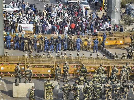 AAPs initiative collects 10 lakh rupees for mechanics family who died during farmers protest