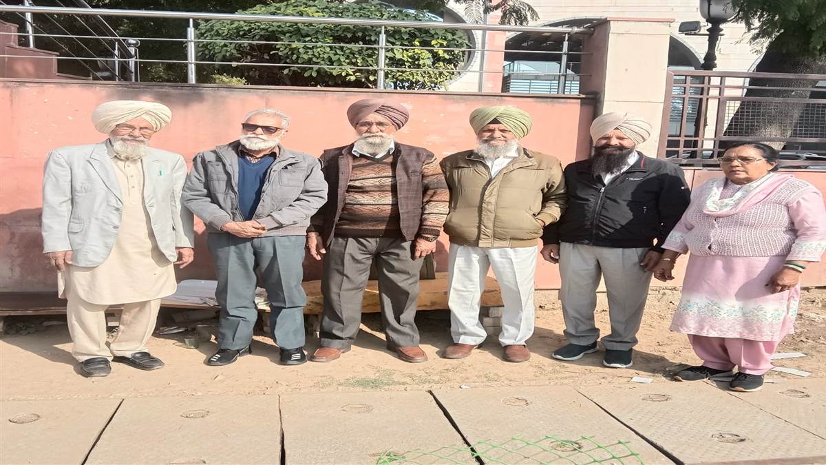 ਪੰਚਾਇਤੀ ਰਾਜ ਪੈਨਸ਼ਨਰਜ਼ ਯੂਨੀਅਨ ਦਾ ਵਫ਼ਦ ਸਹਾਇਕ ਡਾਇਰੈਕਟਰ ਨੂੰ ਮਿਲਿਆ