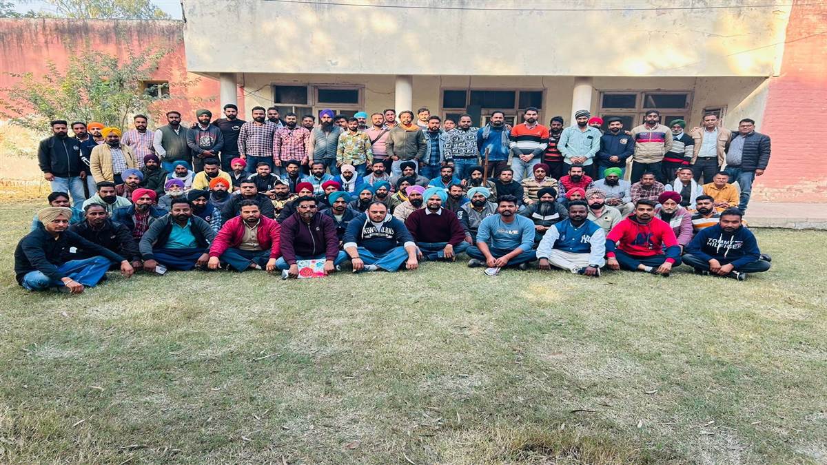 ਠੇਕਾ ਮੁਲਾਜ਼ਮ ਸੰਘਰਸ਼ ਮੋਰਚਾ ਪੰਜਾਬ ਦੇ ਬੈਨਰ ਹੇਠ ਪਾਵਰਕਾਮ ਦੇ ਠੇਕਾ ਮੁਲਾਜ਼ਮ ਤਿੰਨ ਰੋਜ਼ਾ ਹੜਤਾਲ ’ਤੇ