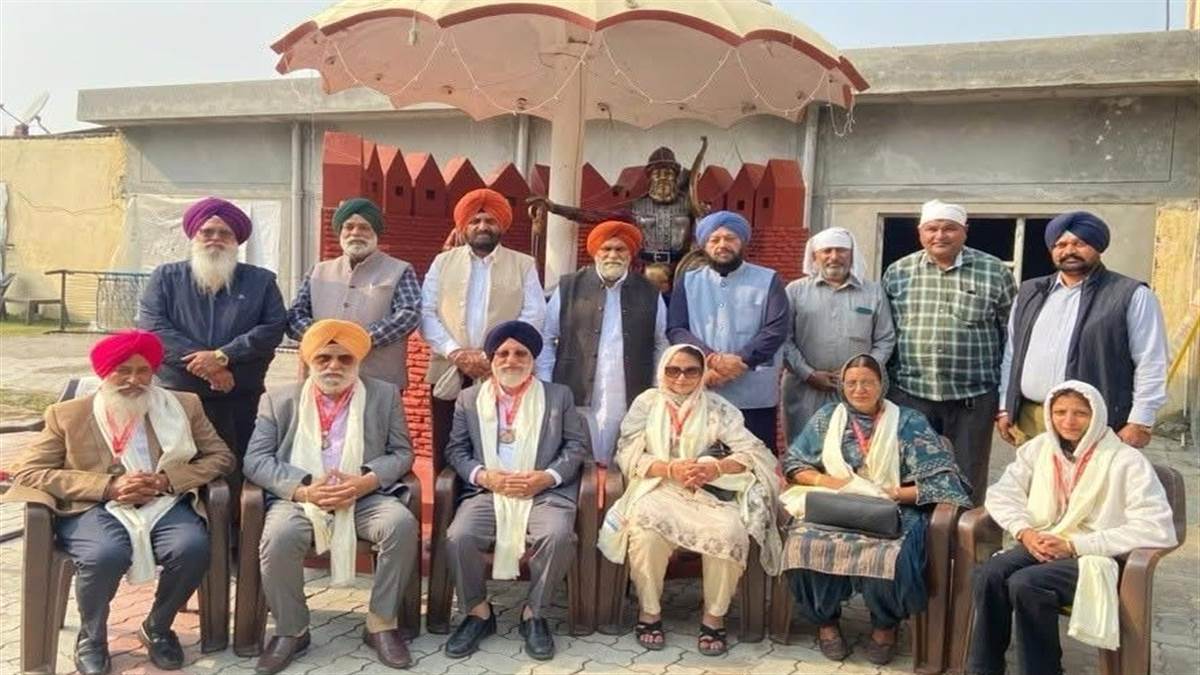 ‘ਸ਼ਬਦ ਪ੍ਰਕਾਸ਼ ਅਜਾਇਬ ਘਰ’ ਦੇ ਦਰਸ਼ਨਾਂ ਲਈ ਪੁੱਜੇ ਐੱਨਆਰਆਈ