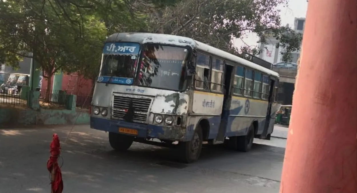 ਬੱਸ ਅੱਡਿਆਂ 'ਤੇ ਮੁੜ ਵੱਜਣ ਲੱਗੀਆਂ ਸੀਟੀਆਂ! ਰੋਡਵੇਜ਼-ਪਨਬੱਸ ਦੀ ਹੜਤਾਲ ਖ਼ਤਮ, ਯਾਤਰੀਆਂ ਨੇ ਲਈ ਸੁੱਖ ਦਾ ਸਾਹ
