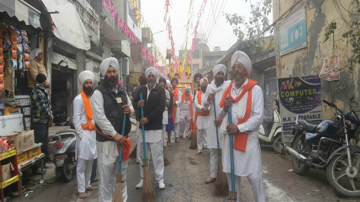 ਸ੍ਰੀ ਗੁਰੂ ਗੋਬਿੰਦ ਸਿੰਘ ਜੀ ਦੇ ਪ੍ਰਕਾਸ਼ ਪੁਰਬ ਨੂੰ ਸਮਰਪਿਤ ਮਹਾਨ ਨਗਰ ਕੀਰਤਨ ਸਜਾਇਆ