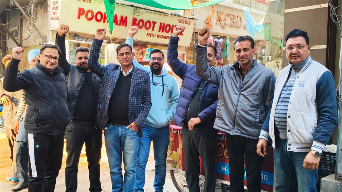 ਵਪਾਰ ਮੰਡਲ ਸਣੇ ਦੁਕਾਨਦਾਰਾਂ ਨੇ ਕੀਤੀ ਪ੍ਰਸ਼ਾਸਨ ਦੇ ਖ਼ਿਲਾਫ਼ ਨਾਅਰੇਬਾਜ਼ੀ