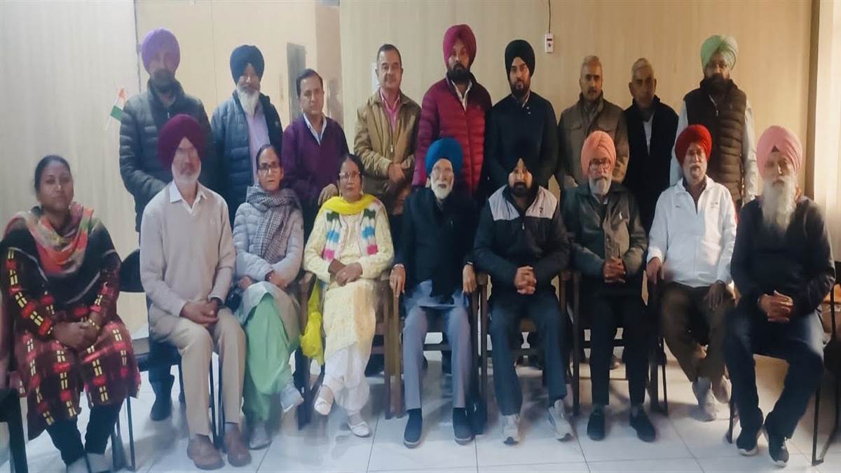 ਲੋਕ ਸਾਹਿਤ ਸੰਗਮ ਦੀ ਬੈਠਕ ਵਿਚ ਕਵੀਆਂ ਨੇ ਰੰਗ ਬੰਨਿਆ