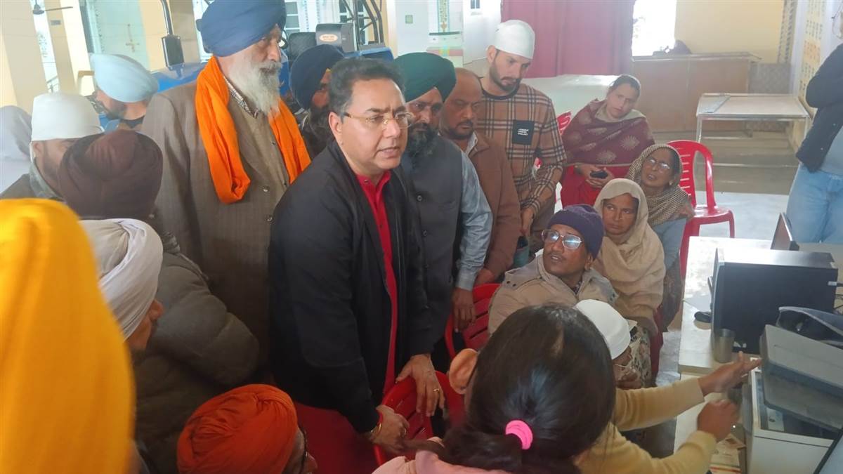 ਮੰਤਰੀ ਅਮਨ ਅਰੋੜਾ ਨੇ' ਕਾਰਡ ਬਣਾਉਣ ਦੇ ਕੈਂਪ ਦਾ ਲਿਆ ਜਾਇਜ਼ਾ