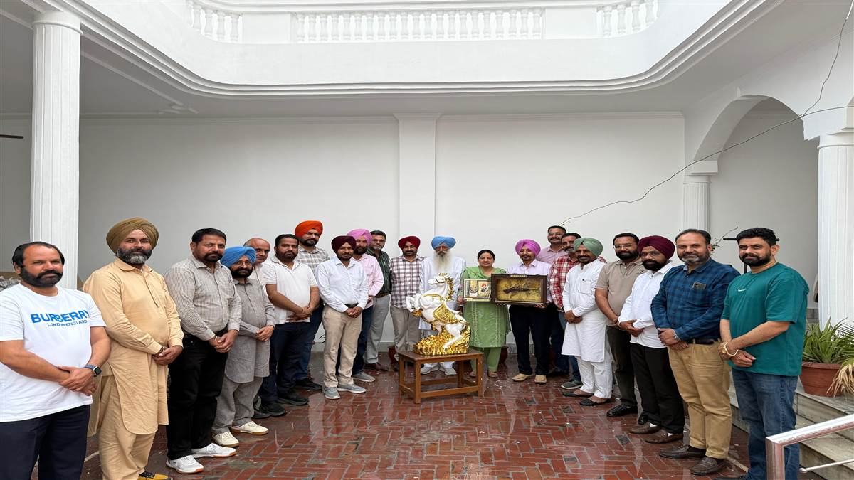 ਲੈਕ. ਸੇਖੋਂ ਦਾ ਸੇਵਾਮੁਕਤੀ ’ਤੇ ਜੱਟ ਸਿੱਖ ਟੀਚਰ ਐਸੋਸੀਏਸ਼ਨ ਵੱਲੋਂ ਸਨਮਾਨ