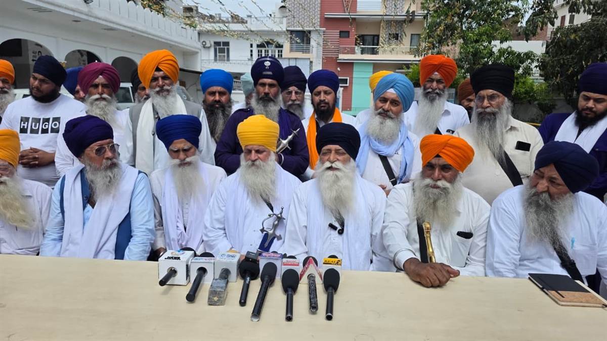 ਸ੍ਰੀ ਗੁਰੂ ਗ੍ਰੰਥ ਸਾਹਿਬ ਜੀ ਬਾਰੇ ਵਿਵਾਦਿਤ ਬਿਆਨ ’ਤੇ ਸੰਗਤਾਂ ’ਚ ਰੋਸ