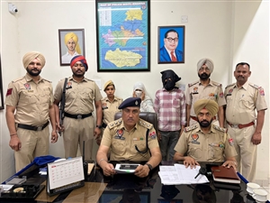 ਵਪਾਰੀ ਦੇ ਘਰੋਂ 80 ਲੱਖ ਰੁਪਏ ਦੇ ਗਹਿਣੇ ਚੋਰੀ ਕਰਨ ਵਾਲਾ ਨੌਕਰ ਜੋੜਾ ਗ੍ਰਿਫ਼ਤਾਰ