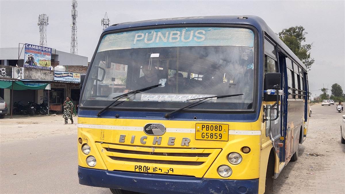 ਦਿਨ-ਦਿਹਾੜੇ ਲੁਟੇਰਿਆਂ ਨੇ ਦਾਤਰ ਦੀ ਨੋਕ ’ਤੇ ਲੁੱਟੀ ਸਰਕਾਰੀ ਬੱਸ