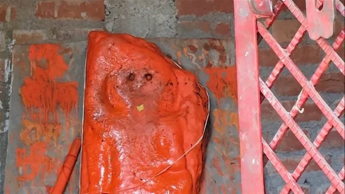 ਹਮੀਰਪੁਰ 'ਚ ਨੌਜਵਾਨ ਨੇ ਹਨੂੰਮਾਨ ਮੂਰਤੀ 'ਤੇ ਕਾਲਖ ਮਲੀ, ਨਾਗਦੇਵ ਨੂੰ ਕੀਤਾ ਖੰਡਿਤ