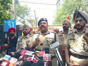 ਓਪਰੇਸ਼ਨ ਬਲੂ ਸਟਾਰ ਦੀ ਵਰ੍ਹੇਗੰਢ: ਸੁਰੱਖਿਆ ਪ੍ਰਬੰਧਾਂ ਦਾ ਜਾਇਜ਼ਾ ਲੈਣ ਅੰਮ੍ਰਿਤਸਰ ਪਹੁੰਚੇ ਵਿਸ਼ੇਸ਼ ਡੀਜੀਪੀ ਪਰਵੀਨ ਕੁਮਾਰ ਸਿਨਹਾ