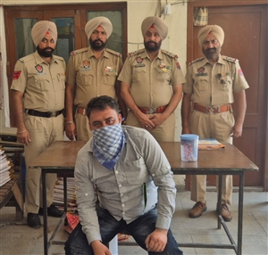 ਡੇਰਾ ਬਾਬਾ ਨਾਨਕ ਪੁਲਿਸ ਦੀ ਵੱਡੀ ਕਾਰਵਾਈ : ਨਾਜਾਇਜ਼ ਪਿਸਟਲ ਤੇ 5 ਜਿੰਦਾ ਰੌਂਦ ਸਮੇਤ ਇੱਕ ਕਾਬੂ