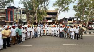 ਕੋ- ਚੇਅਰਮੈਨ ਲੱਗਣ 'ਤੇ ਕੁਲਜੀਤ ਸਿੰਘ ਨਾਗਰਾ ਸਾਥੀਆਂ ਸਮੇਤ ਸ੍ਰੀ ਫ਼ਤਿਹਗੜ੍ਹ ਸਾਹਿਬ ਵਿਖੇ ਹੋਏ ਨਤਮਸਤਕ