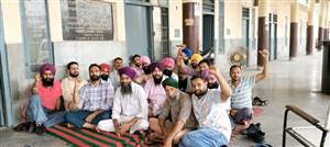 ਜ਼ੀਰਾ ਬੱਸ ਸਟੈਂਡ ’ਤੇ ਪੰਜਾਬ ਸਰਕਾਰ ਖ਼ਿਲਾਫ਼ ਗੱਜੇ ਰੋਡਵੇਜ਼ ਮੁਲਾਜ਼ਮ