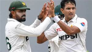 WI vs PAK :  ਬਾਬਰ ਆਜ਼ਮ ਨੂੰ ਜਵਾਬ ਦੇਣਾ ਵੀ ਨਹੀਂ ਆਉਂਦਾ, ਮੁਹੰਮਦ ਅੱਬਾਸ ਨੂੰ ਬਾਹਰ ਕਰਨ ਦੇ ਸਵਾਲ 'ਤੇ ਘਬਰਾ ਗਏ ਪਾਕਿਸਤਾਨੀ ਕਪਤਾਨ