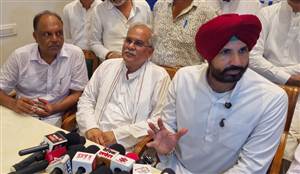 Punjab Politics : ਵੜਿੰਗ ਅਸਤੀਫ਼ਾ ਦੇਣ ਦੇ ਸਵਾਲ ’ਤੇ ਹੋਏ ‘ਤੜਿੰਗ’, ਕਿਹਾ- ਕਾਂਗਰਸ ਤੋਂ ਨਹੀਂ ਦਿਆਂਗਾ ਅਸਤੀਫ਼ਾ