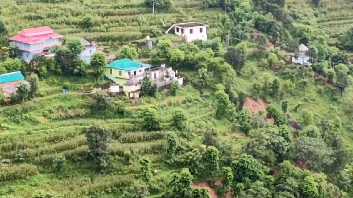 Himachal Landslide : ਮੰਡੀ ਮਗਰੋਂ ਬਿਲਾਸਪੁਰ ਦਾ ਪੂਰਾ ਪਿੰਡ ਜ਼ਮੀਨ ਖਿਸਕਣ ਦੀ ਲਪੇਟ 'ਚ ਆਇਆ, 14 ਘਰ ਕਰਵਾਏ ਗਏ ਖਾਲੀ