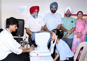 ਖਾਲਸਾ ਕਾਲਜ ਵਿਖੇ ਦੋ ਰੋਜ਼ਾ ਅੱਖਾਂ ਦੀ ਜਾਂਚ ਕੈਂਪ ਲਗਾਇਆ
