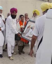 ‘ਆਪ’ ਆਗੂ ਅਮਨਦੀਪ ਕੌਰ ਦਾ ਕੀਤਾ ਸਨਮਾਨ