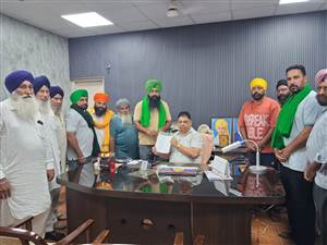 ਟ੍ਰੈਕਟਰ ਟਰਾਲੀਆਂ ਸਮੇਤ 8 ਨੂੰ ਦਿੱਤਾ ਜਾਵੇਗਾ ਧਰਨਾ : ਬੀਕੇਯੂ ਏਕਤਾ ਡਕੌਂਦਾ