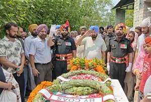 ਪੁਣੇ 'ਚ ਦਰਦਨਾਕ ਹਾਦਸਾ, 10 ਸਿੱਖ ਰੈਜੀਮੈਂਟ ਦੇ ਹਵਲਦਾਰ ਜਗਤਾਰ ਸਿੰਘ ਦਾ ਦਿਹਾਂਤ; ਮਾਨਸਾ ਦੇ ਪਿੰਡ 'ਚ ਛਾਇਆ ਮਾਤਮ