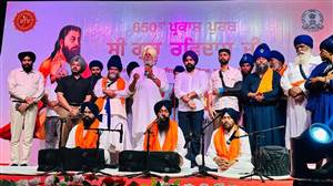 ਸ੍ਰੀ ਹਰਗੋਬਿੰਦਪੁਰ ਸਾਹਿਬ ਵਿਖੇ ਆਲੌਕਿਕ ਡਰੋਨ ਸ਼ੋਅ ਨੇ ਸੰਗਤਾਂ ਦਾ ਮਨ ਮੋਹਿਆ