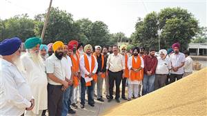 ਚੇਅਰਮੈਨ ਗਗਨਦੀਪ ਸਿੰਘ ਨੇ ਪਿੰਡ ਸਲੀਮਪੁਰ ਵਿਖੇ ਝੋਨੇ ਦੀ ਖਰੀਦ ਸ਼ੁਰੂ ਕਰਵਾਈ