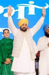 ਸਵੈ-ਇੱਛਾ ਨਾਲ ਖ਼ੂਨ ਦਾਨ ਕਰਨ ’ਚ ਕੌਮੀ ਪੱਧਰ ’ਤੇ ਪੰਜਾਬ ਤੀਜਾ ਸਥਾਨ ’ਤੇ, ਨਵੀਂ ਦਿੱਲੀ ’ਚ ਕਰਵਾਏ ਸਮਾਗਮ ਦੌਰਾਨ ਸਨਮਾਨਿਤ