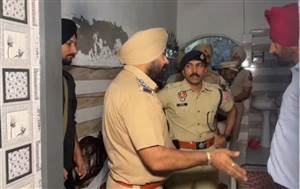 ਨਸ਼ਿਆਂ ਖ਼ਿਲਾਫ਼ ਮੁਹਿੰਮ ਤਹਿਤ ਗੁਰੂ ਕੀ ਵਡਾਲੀ ਇਲਾਕੇ 'ਚ ਸਵੇਰੇ-ਸਵੇਰੇ ਵੱਡਾ ਕਾਸੋ ਆਪਰੇਸ਼ਨ