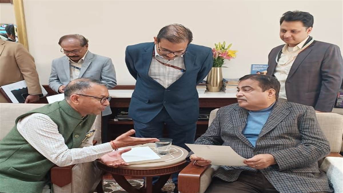 ਗੁਪਤਾ ਵੱਲੋਂ ਕੇਂਦਰੀ ਮੰਤਰੀ ਗਡਕਰੀ ਨਾਲ ਮੁਲਾਕਾਤ