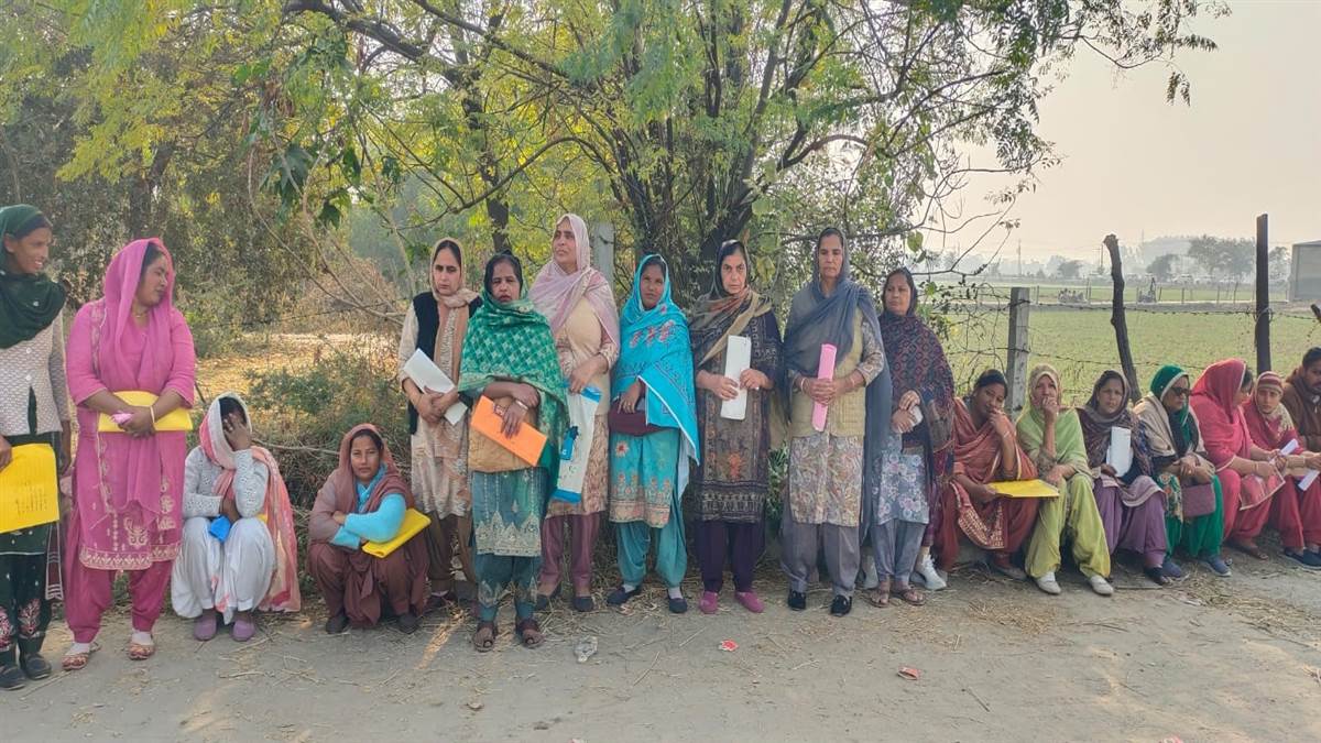 ਜ਼ੀਰਾ ਵਿਖੇ 31 ਉਮੀਦਵਾਰਾਂ ਨੇ ਬਲਾਕ ਸੰਮਤੀ ਦੀ ਚੋਣ ਲਈ ਨਾਮਜ਼ਦਗੀ ਪੱਤਰ ਦਾਖ਼਼ਲ